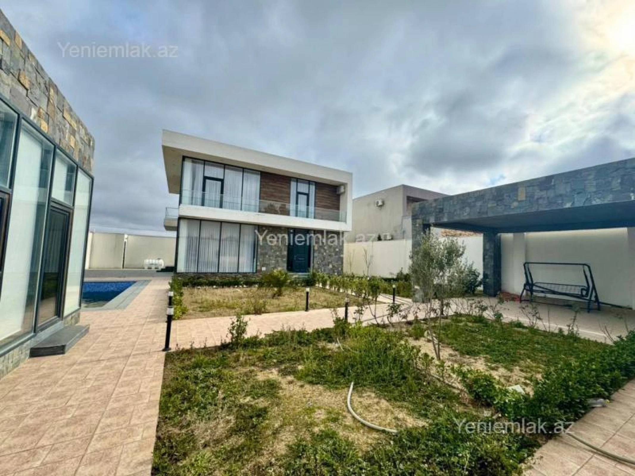 Satılır 4 otaqlı həyət evi 210 m²