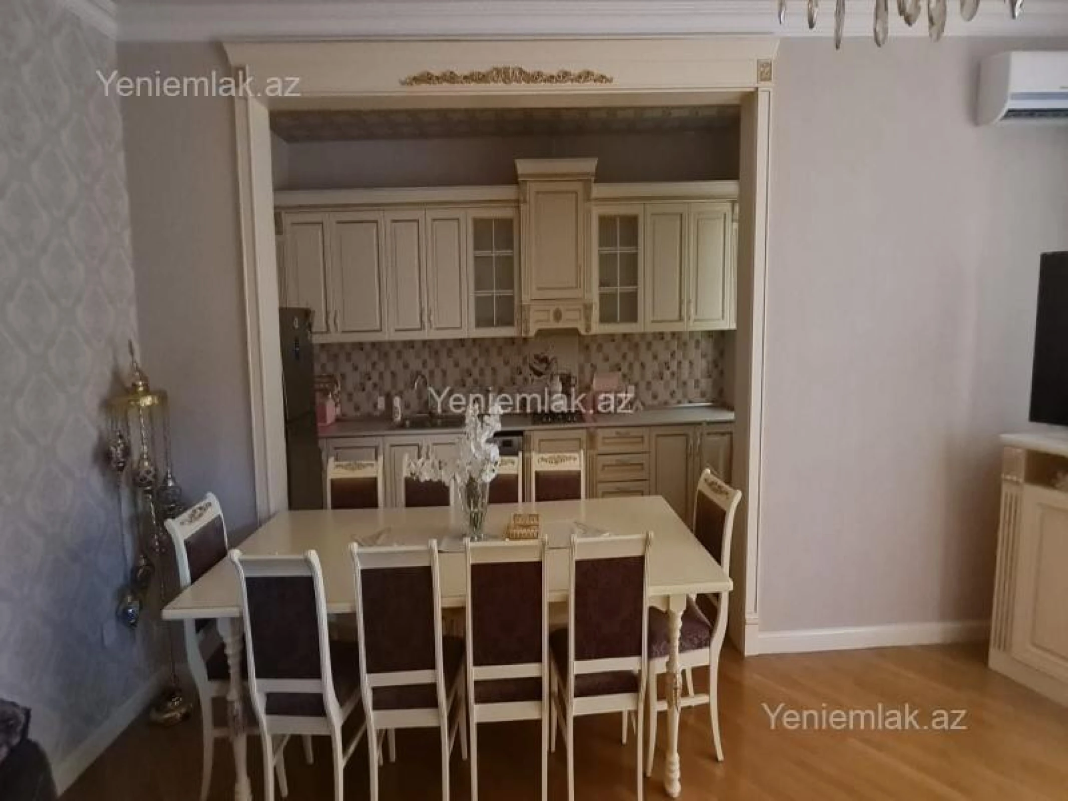 Satılır 6 otaqlı həyət evi 250 m²
