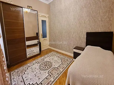 Satılır 6 otaqlı həyət evi 250 m²