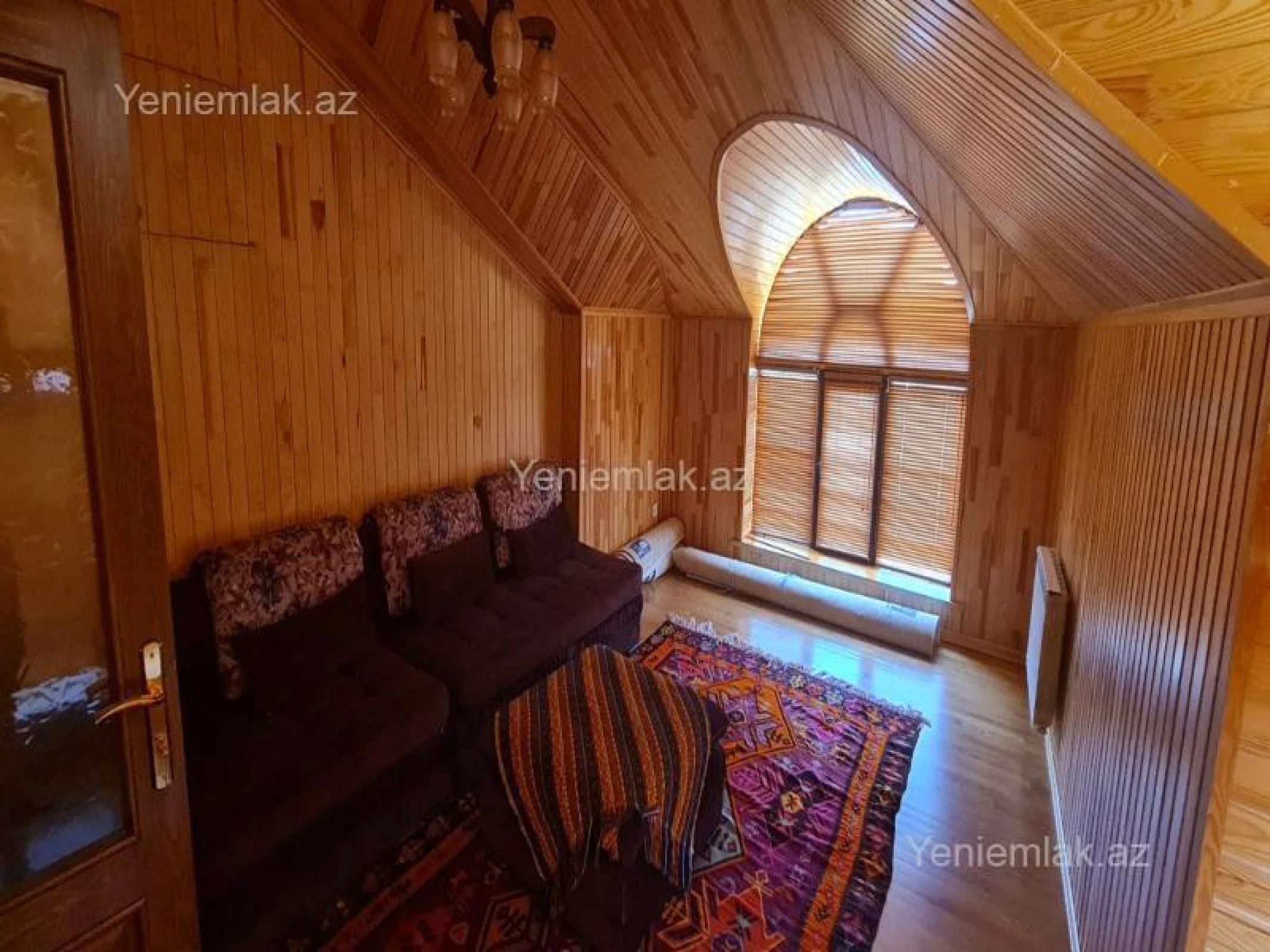 Satılır 6 otaqlı həyət evi 250 m²