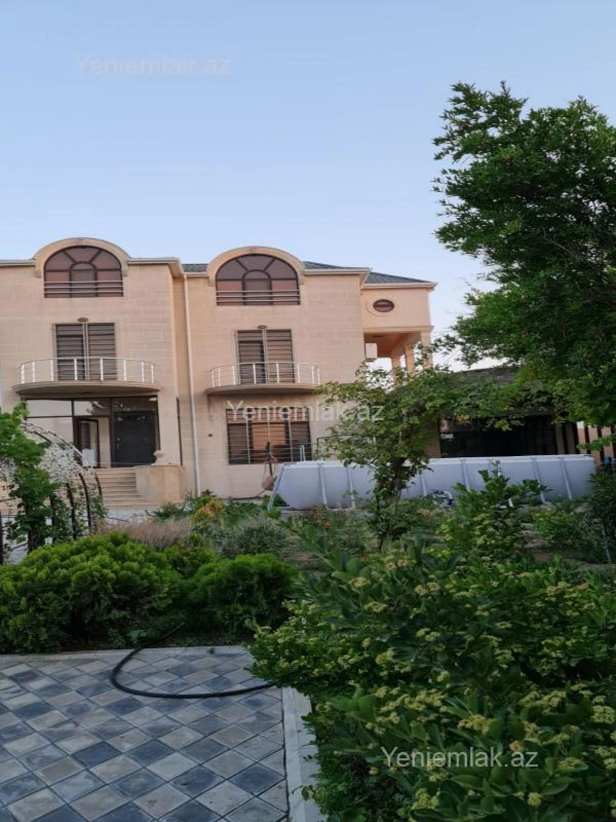 Satılır 6 otaqlı həyət evi 250 m²