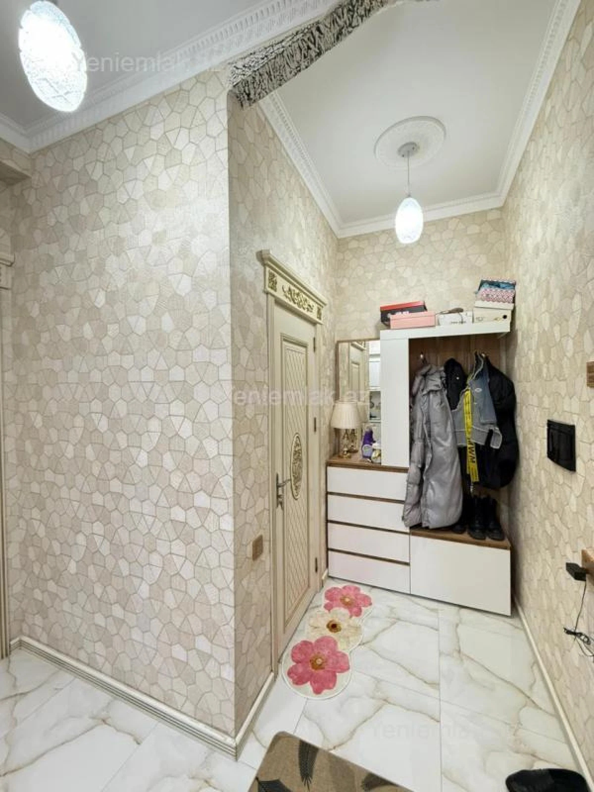 Satılır 3 otaqlı yeni tikili 65 m²