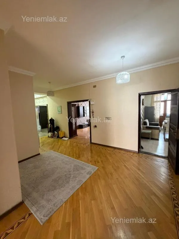 Satılır 3 otaqlı yeni tikili 135 m²