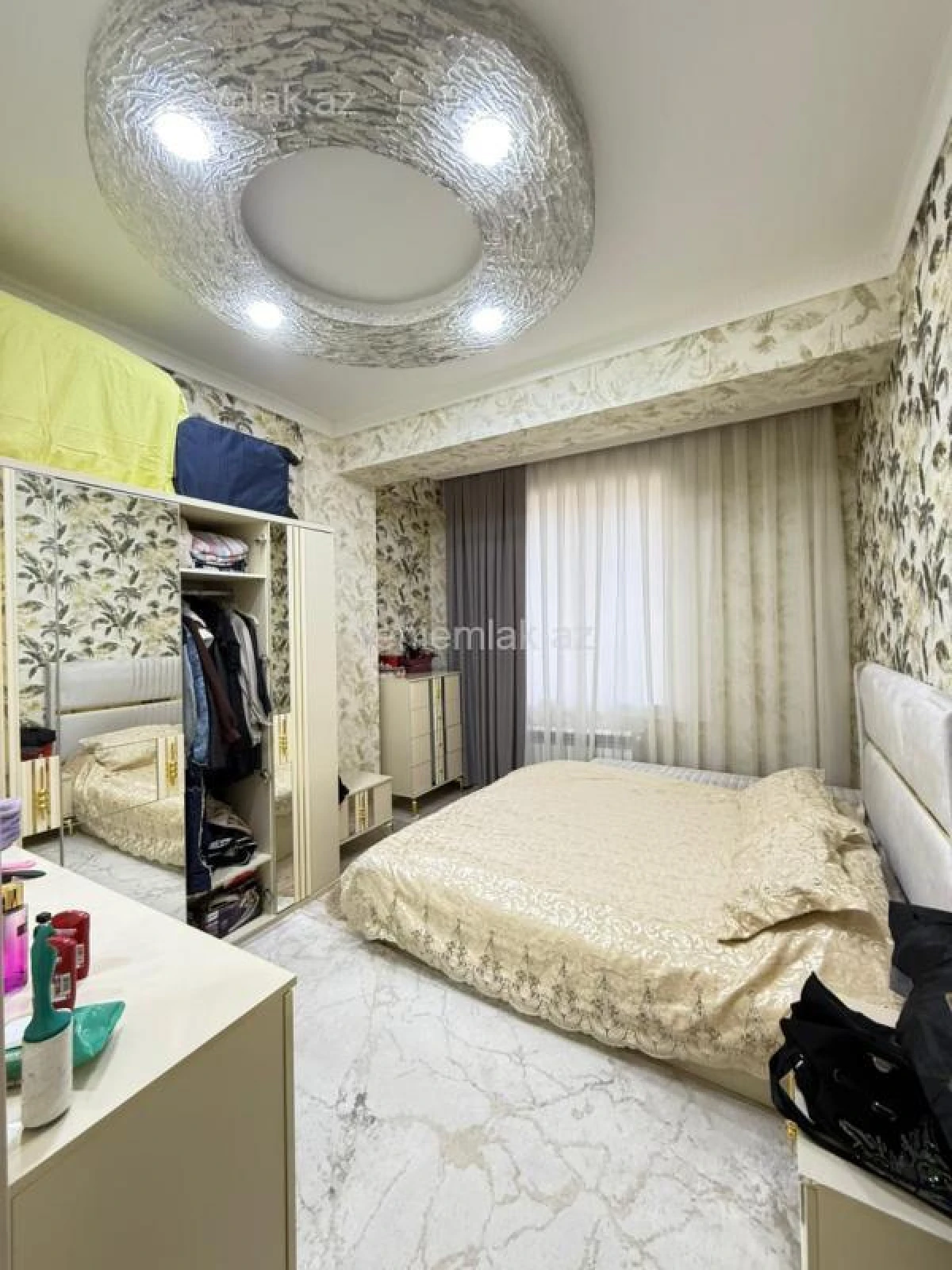 Satılır 3 otaqlı yeni tikili 65 m²