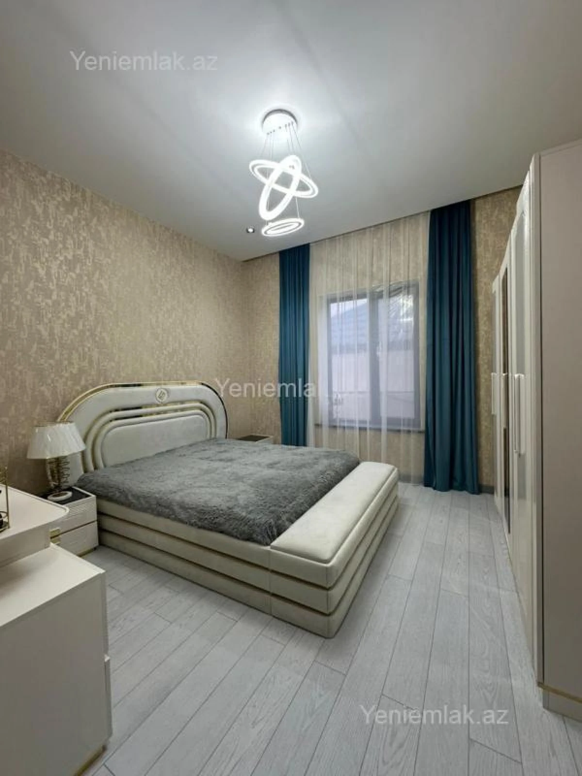 Satılır 4 otaqlı həyət evi 200 m²