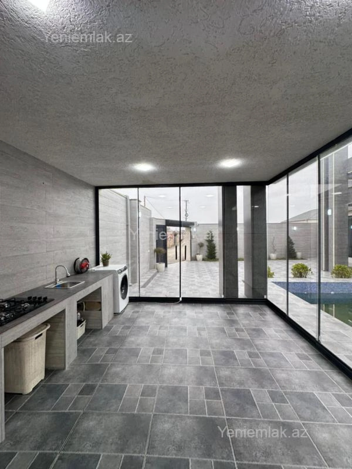 Satılır 4 otaqlı həyət evi 200 m²