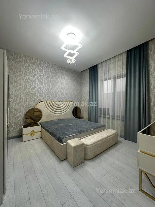 Satılır 4 otaqlı həyət evi 200 m²