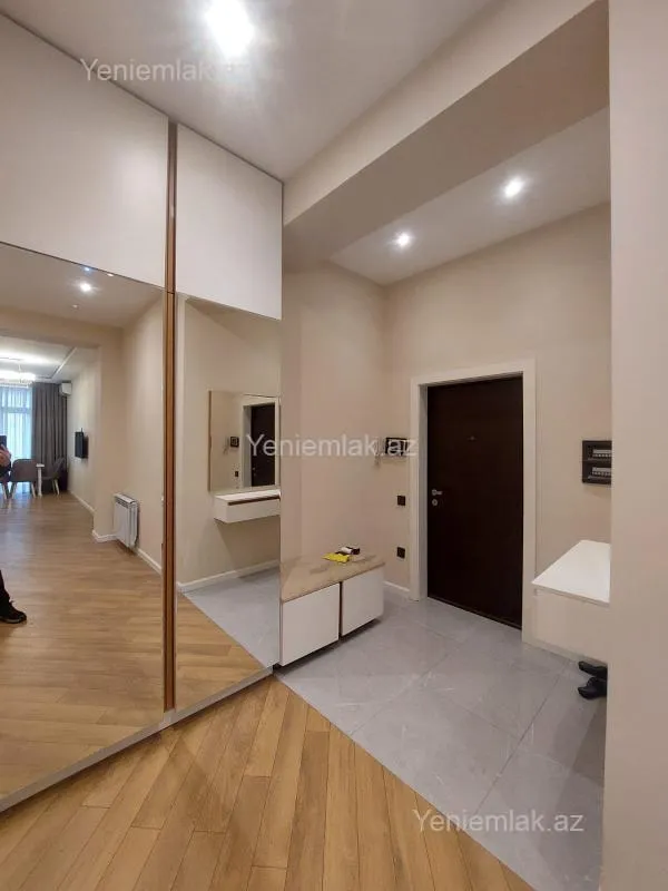 Satılır 2 otaqlı yeni tikili 75 m²