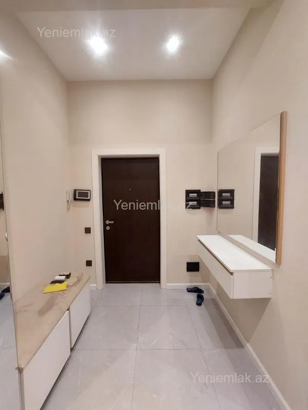 Satılır 2 otaqlı yeni tikili 75 m²