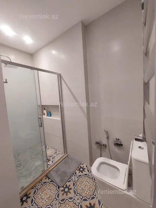 Satılır 2 otaqlı yeni tikili 75 m²