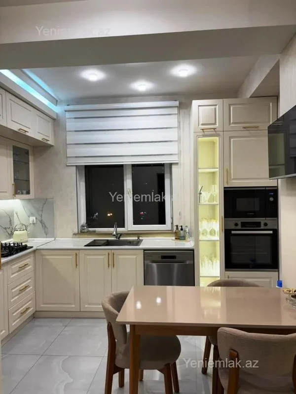 Satılır 2 otaqlı yeni tikili 96 m²