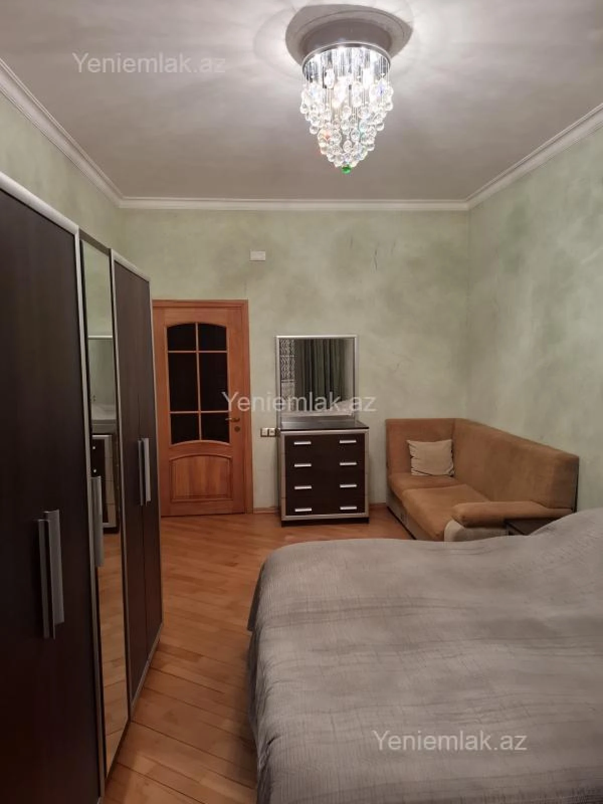 Satılır 4 otaqlı yeni tikili 180 m²