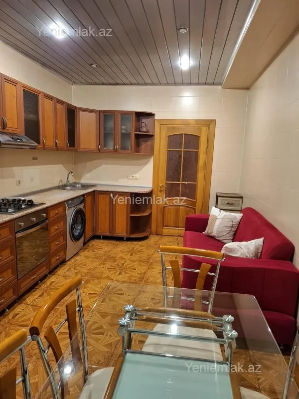 Satılır 4 otaqlı yeni tikili 180 m²