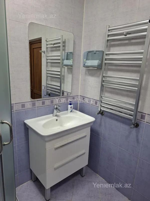 Satılır 4 otaqlı yeni tikili 180 m²