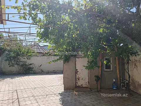 Satılır 4 otaqlı həyət evi 200 m²