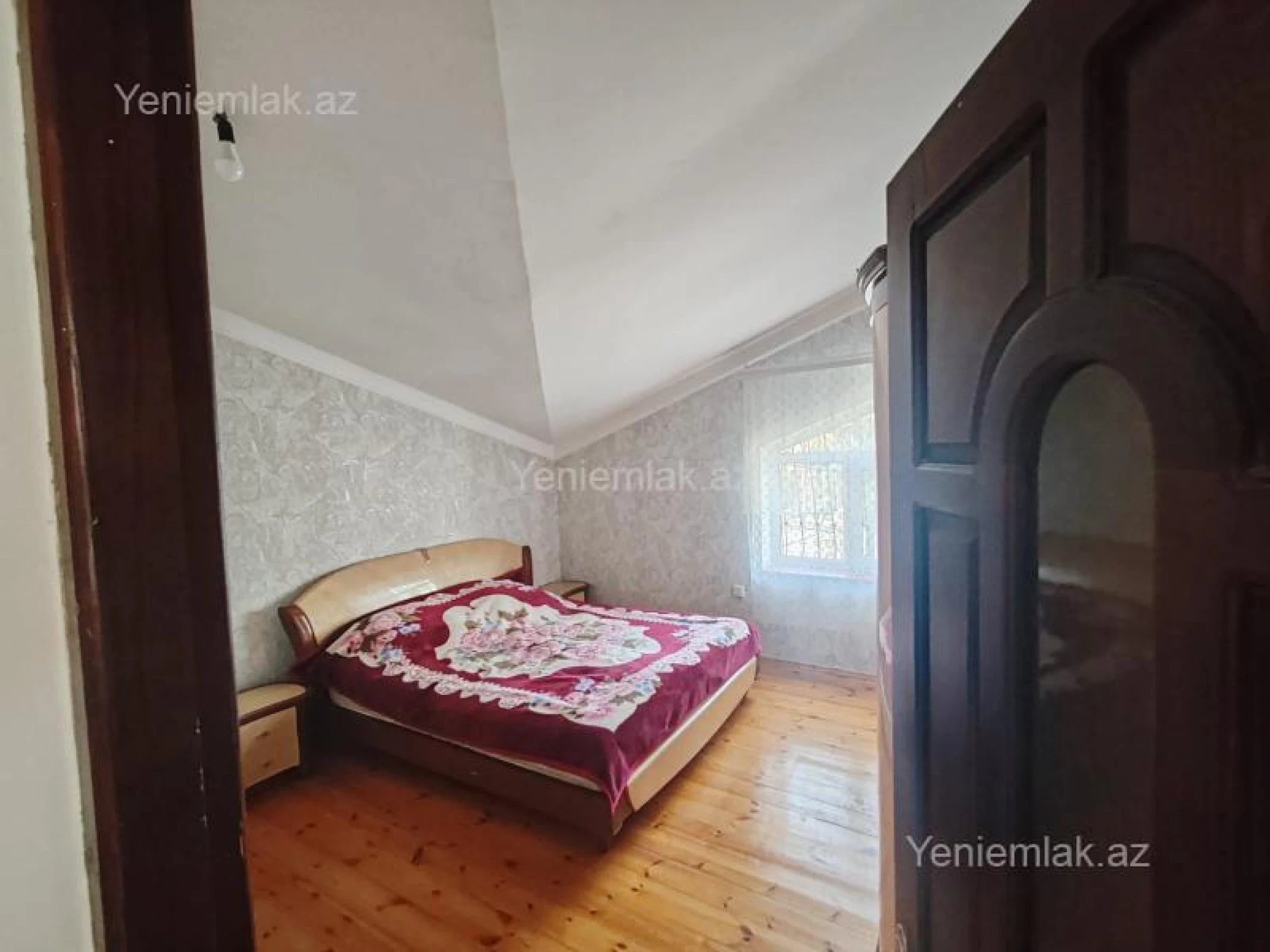 Satılır 4 otaqlı həyət evi 200 m²