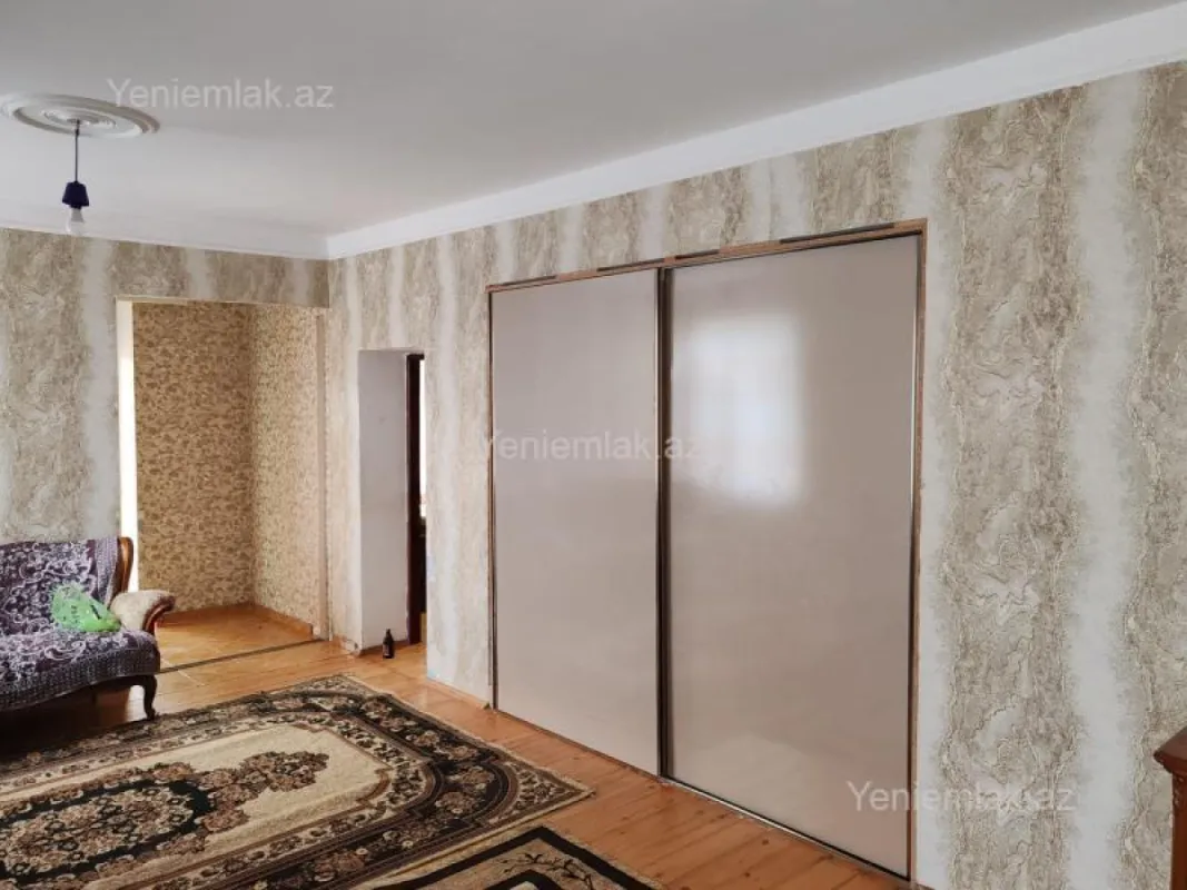 Satılır 4 otaqlı həyət evi 200 m²