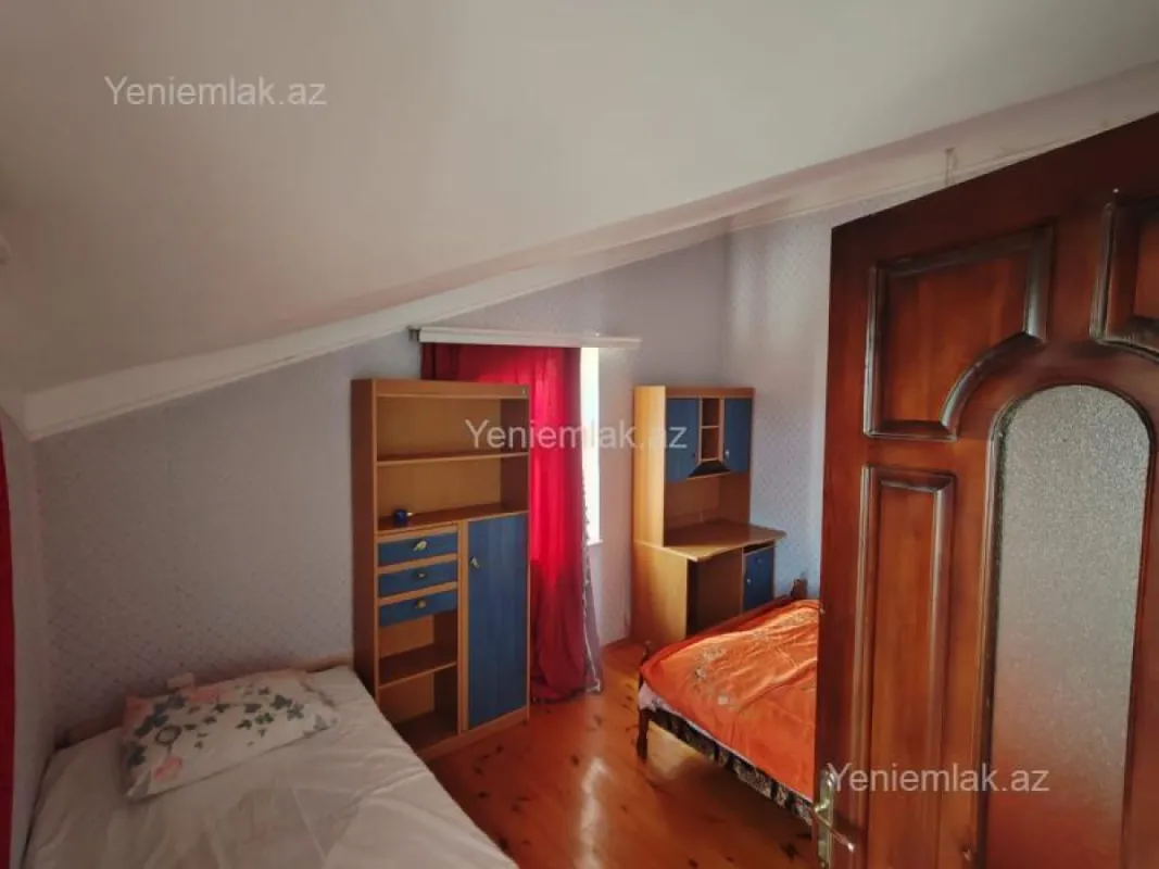 Satılır 4 otaqlı həyət evi 200 m²