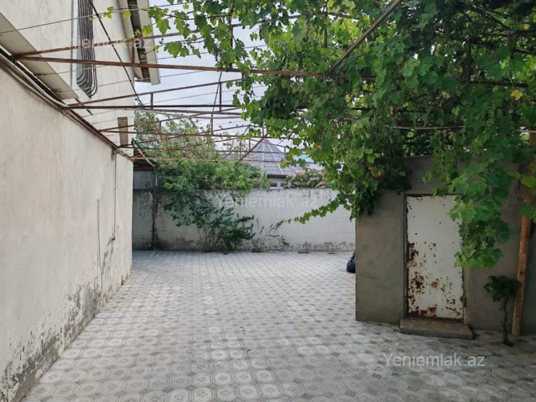 Satılır 4 otaqlı həyət evi 200 m²