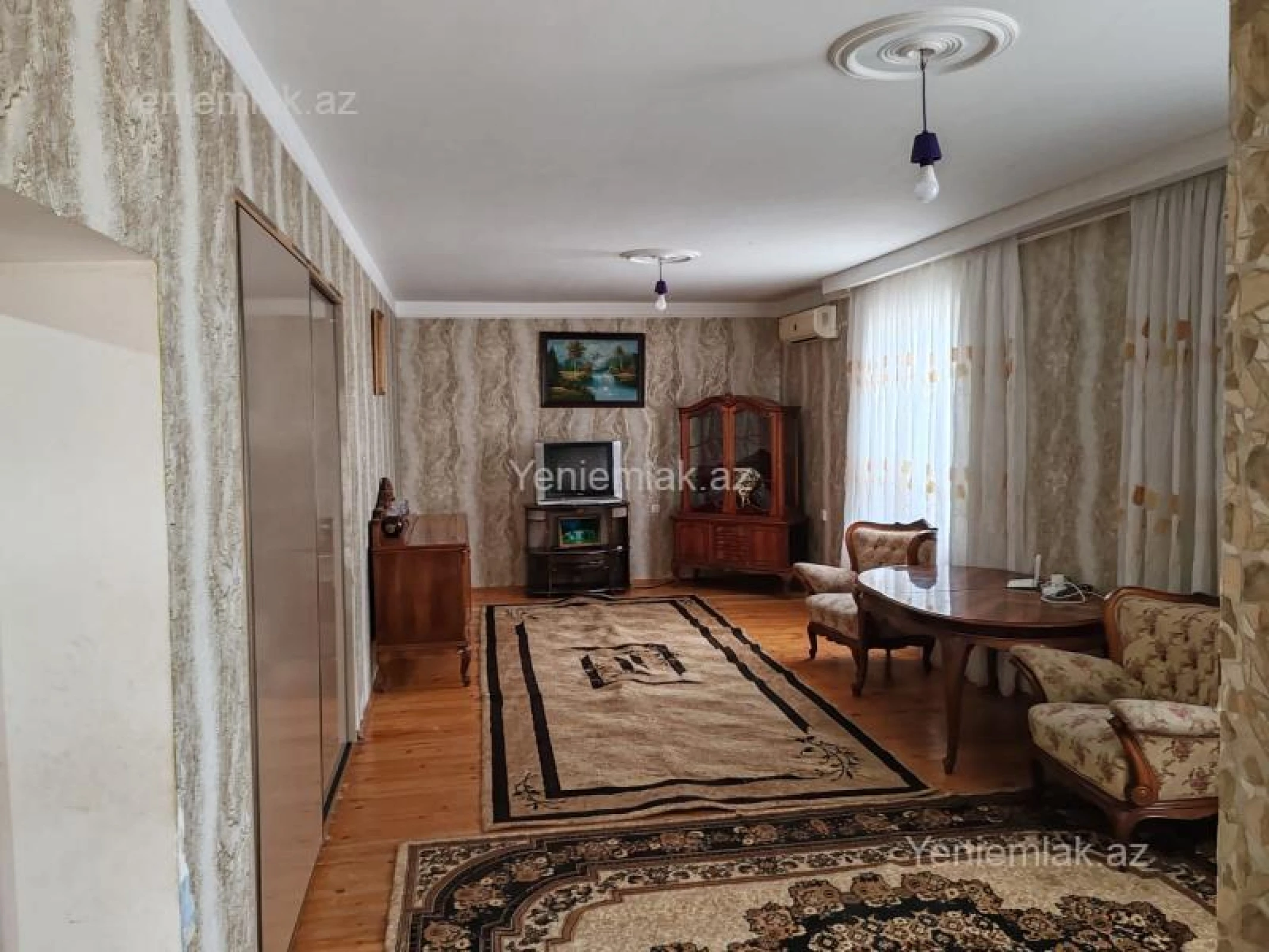Satılır 4 otaqlı həyət evi 200 m²