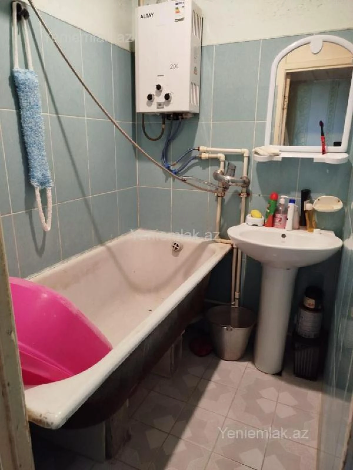 Satılır 2 otaqlı köhnə tikili 48 m²