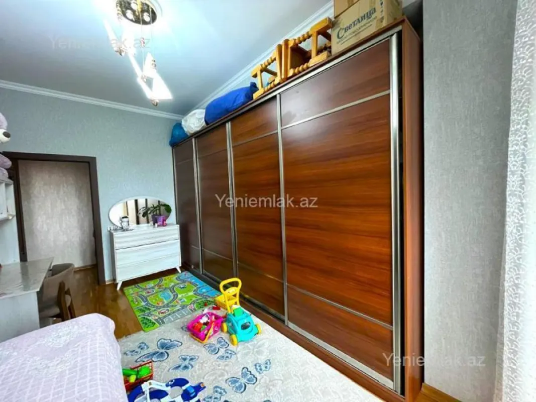 Satılır 3 otaqlı yeni tikili 120 m²