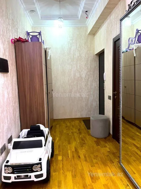 Satılır 3 otaqlı yeni tikili 120 m²