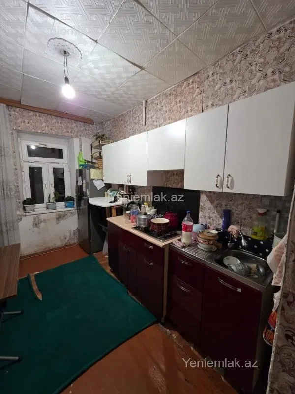 Satılır 3 otaqlı köhnə tikili 72 m²