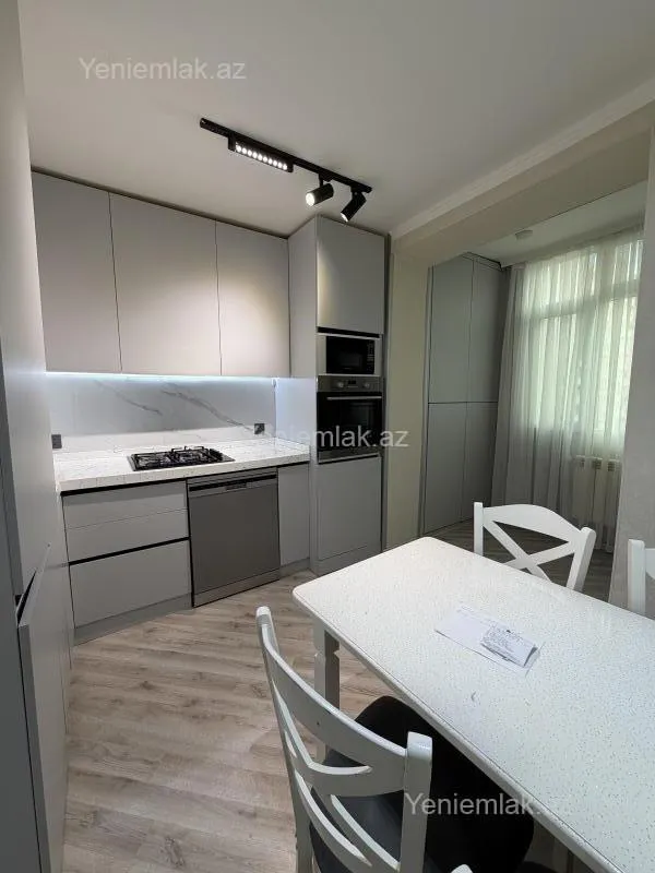 Satılır 3 otaqlı köhnə tikili 80 m²