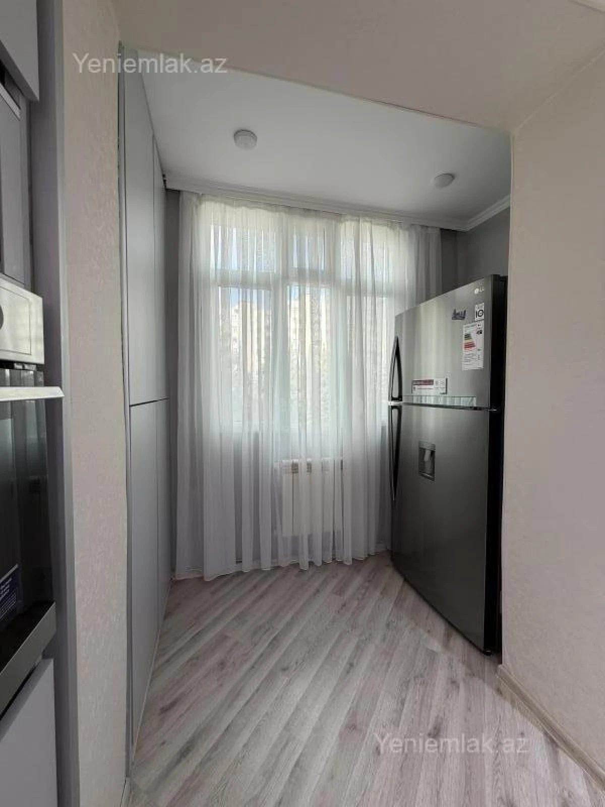 Satılır 3 otaqlı köhnə tikili 80 m²