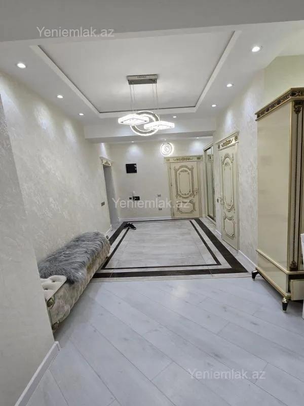 Satılır 3 otaqlı yeni tikili 125 m²