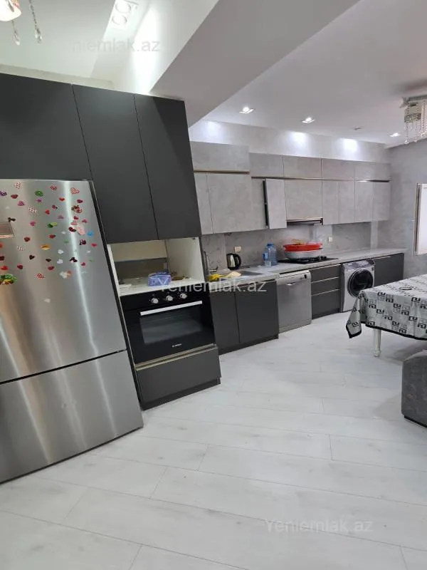 Satılır 3 otaqlı yeni tikili 125 m²