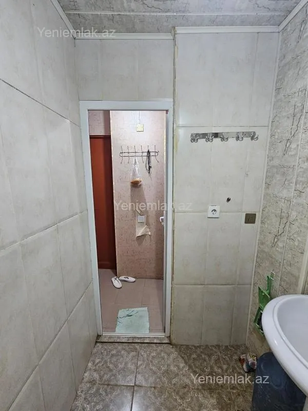 Satılır 1 otaqlı köhnə tikili 32 m²
