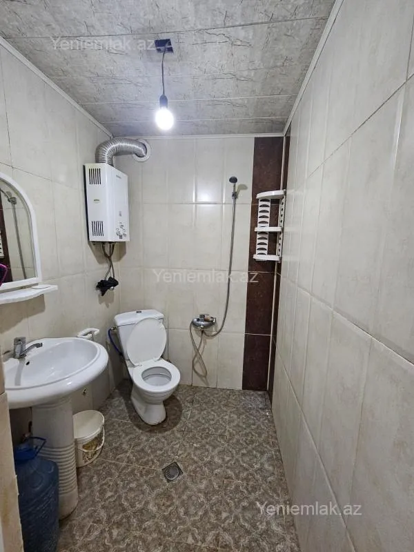 Satılır 1 otaqlı köhnə tikili 32 m²
