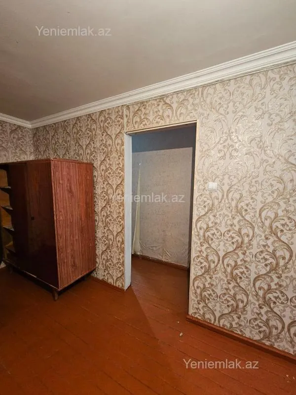 Satılır 1 otaqlı köhnə tikili 32 m²