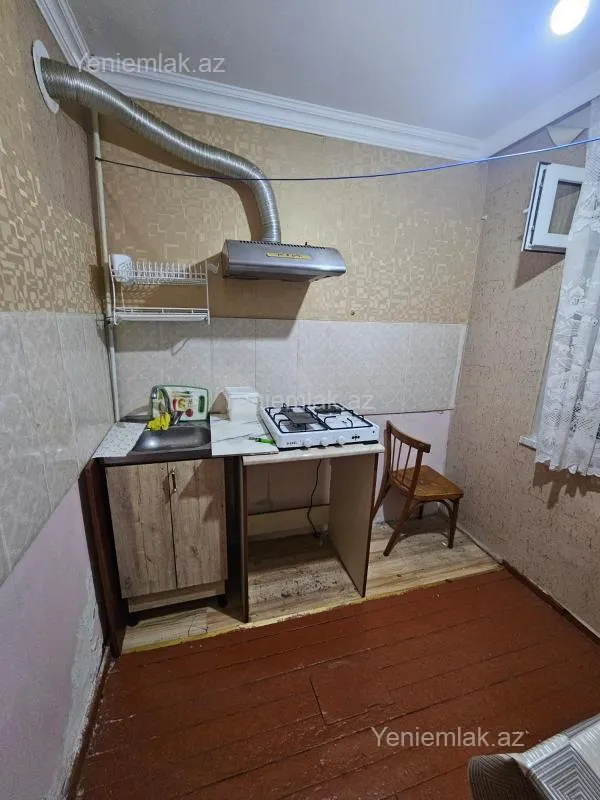 Satılır 1 otaqlı köhnə tikili 32 m²