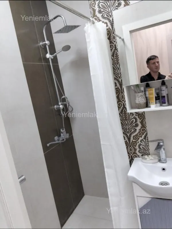 Satılır 3 otaqlı yeni tikili 80 m²