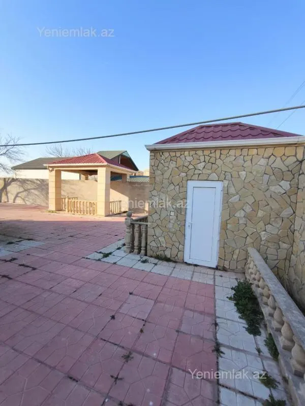 Satılır 3 otaqlı həyət evi 140 m²