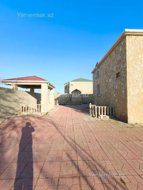 Satılır 3 otaqlı həyət evi 140 m²