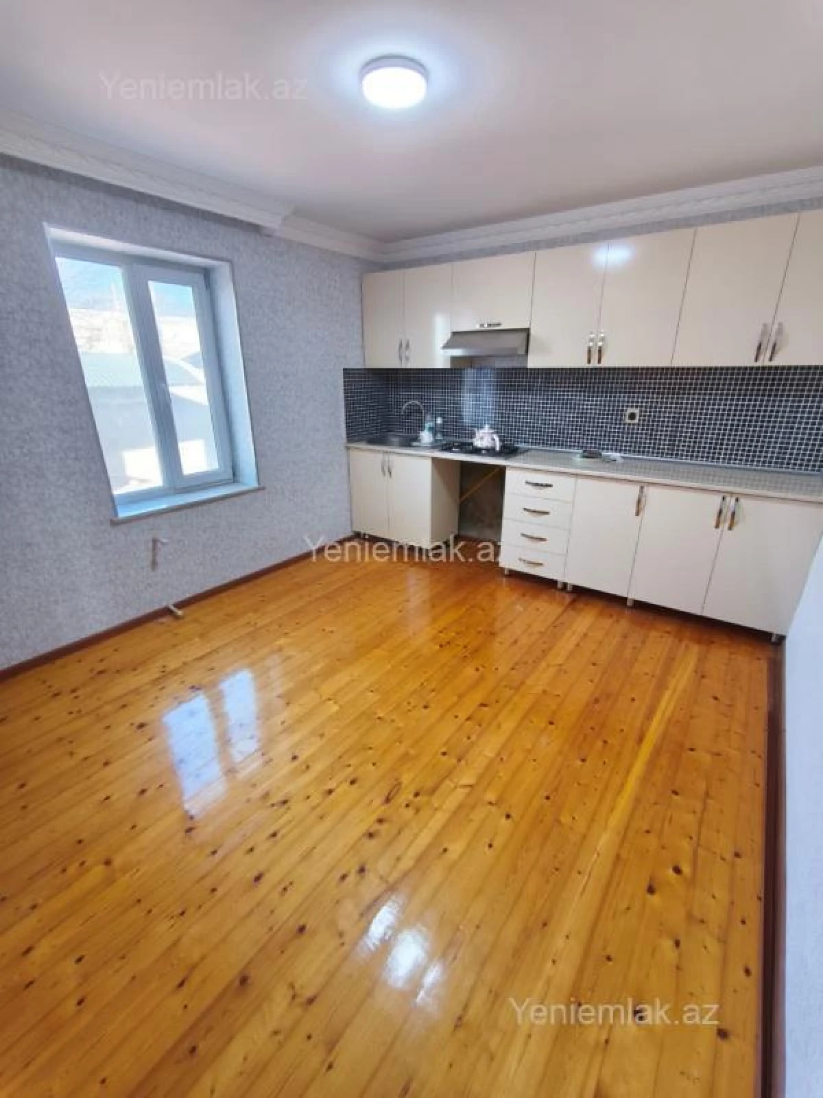 Satılır 3 otaqlı həyət evi 140 m²