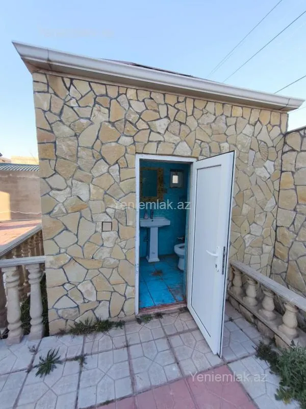 Satılır 3 otaqlı həyət evi 140 m²