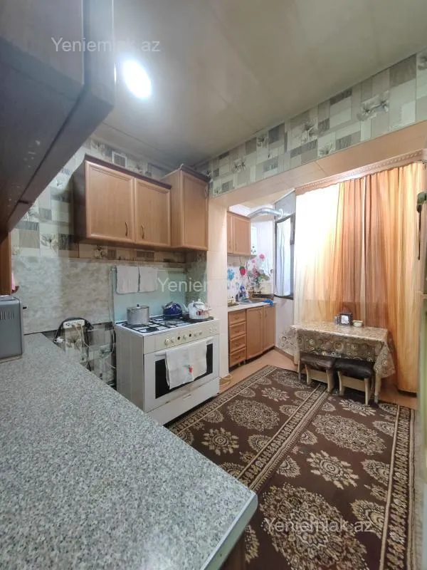 Satılır 5 otaqlı köhnə tikili 110 m²