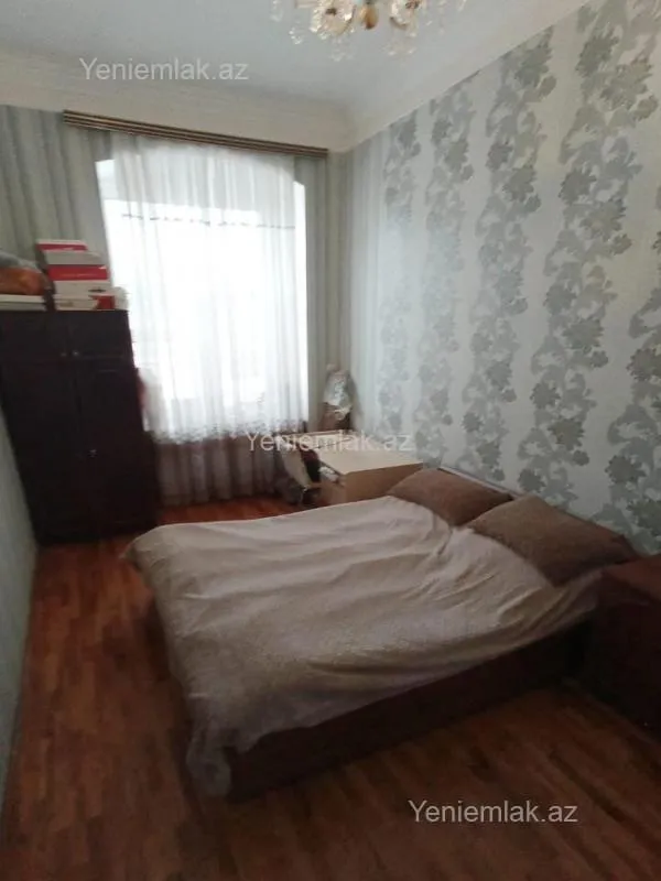Satılır 3 otaqlı köhnə tikili 80 m²