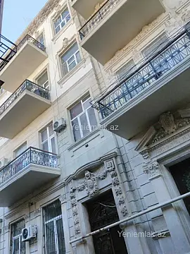 Satılır 3 otaqlı köhnə tikili 80 m²