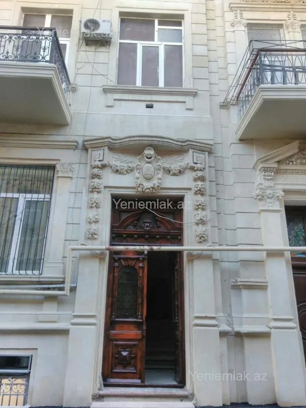 Satılır 3 otaqlı köhnə tikili 80 m²