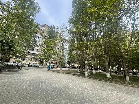 Satılır 4 otaqlı köhnə tikili 80 m² — Bakı, Binəqədi 4 otaq 80.00 m²