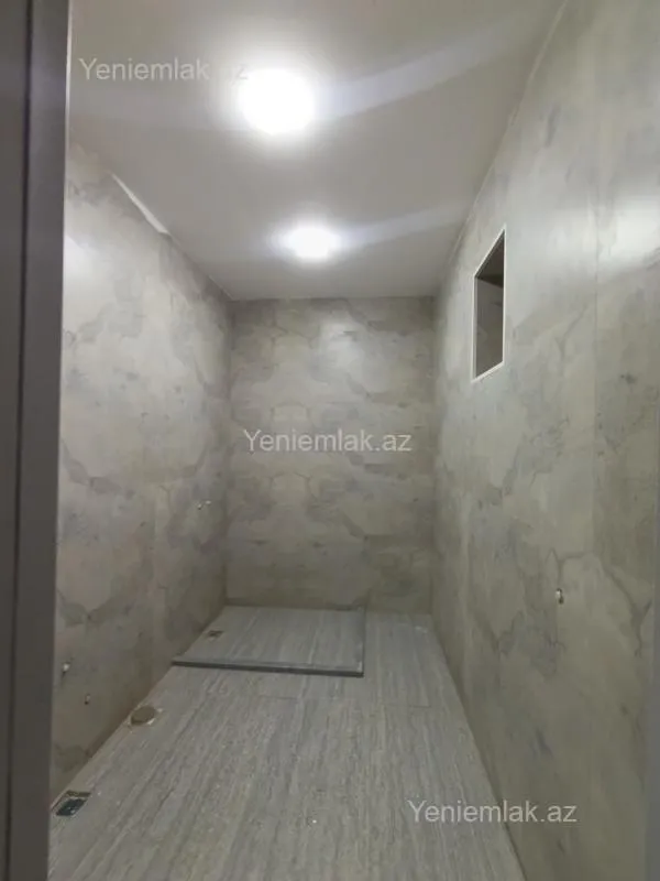Satılır 6 otaqlı həyət evi 300 m²