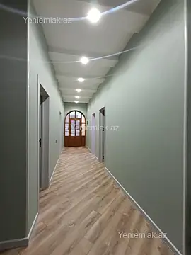 Satılır 6 otaqlı həyət evi 300 m²