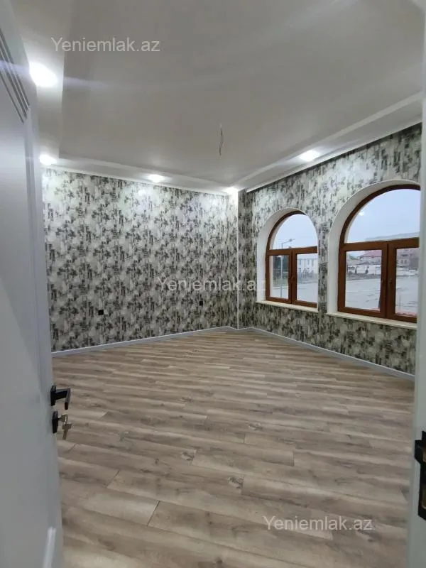 Satılır 6 otaqlı həyət evi 300 m²