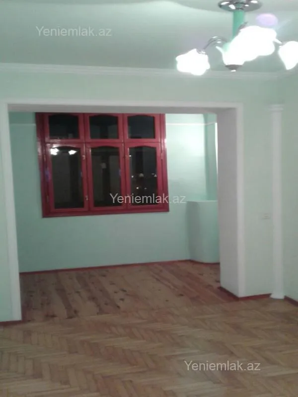 Satılır 3 otaqlı köhnə tikili 80 m²